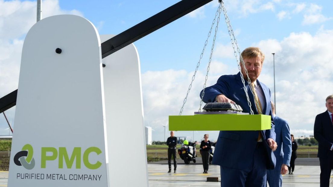 Koning Willem-Alexander verricht de opening van PMC