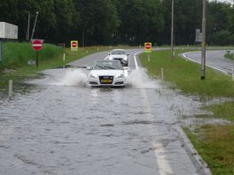 Stevige onweersbuien onderweg naar Drenthe, KNMI waarschuwt met code geel