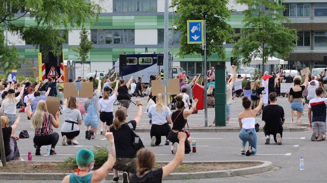 Zo'n tweehonderd mensen demonstreerden in Emmen