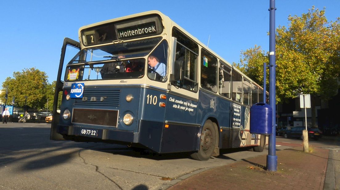 Museum bus rijd mee in stadsdienst Zwolle