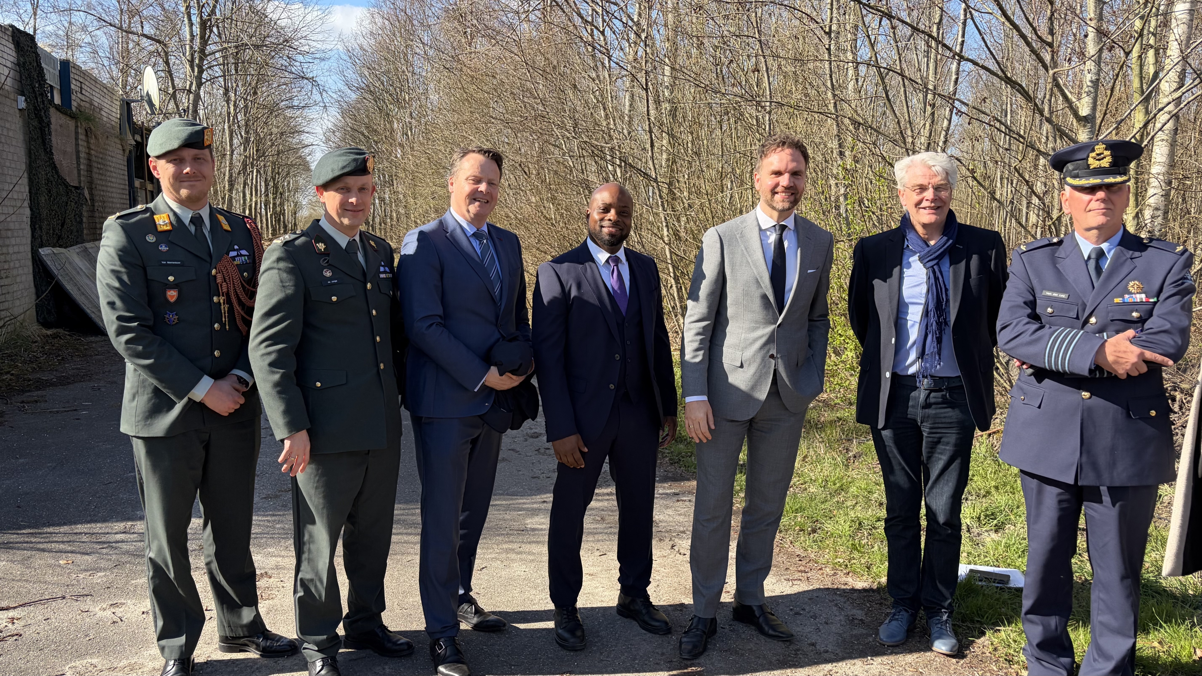 De besite wie by de airsoftferiening dy't de beëage lokaasje foar munysjeopslach no hiert