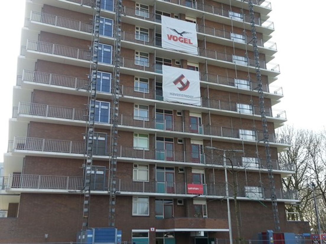 Het flatgebouw in Rotterdam-Ommoord
