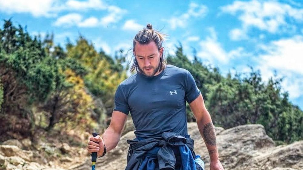 Anton uit Goes liep 3.019 kilometer op z'n blote voeten door Australië