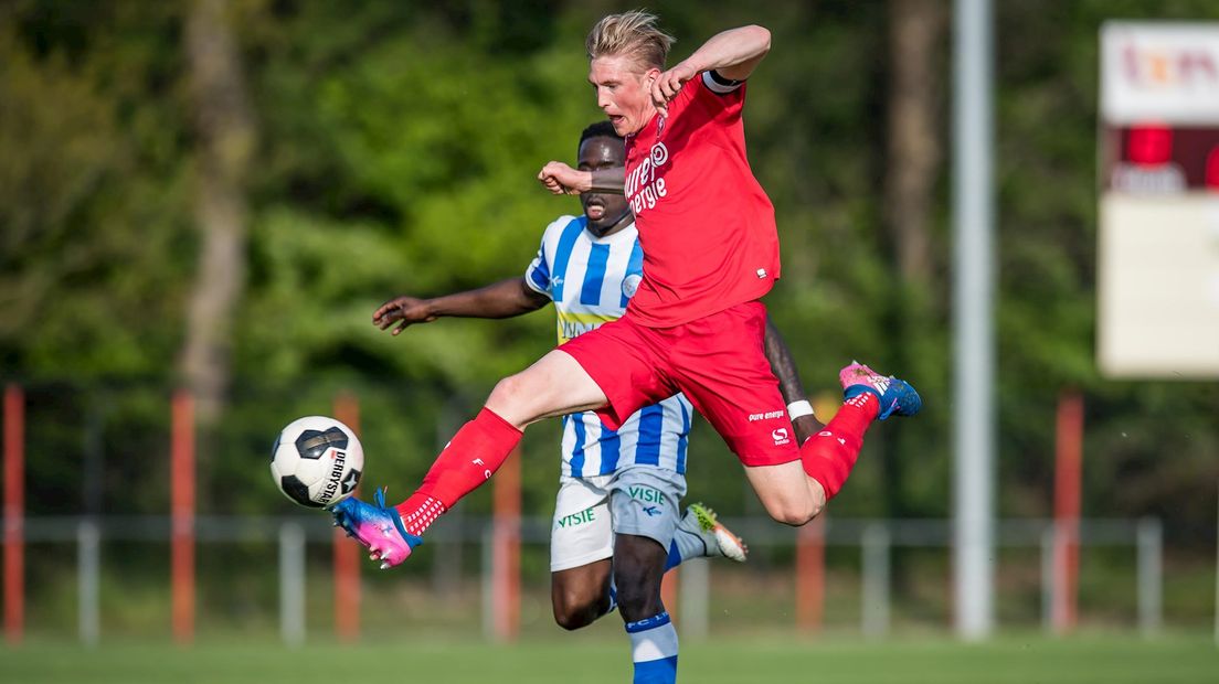 Richard Jensen in actie bij Jong FC Twente