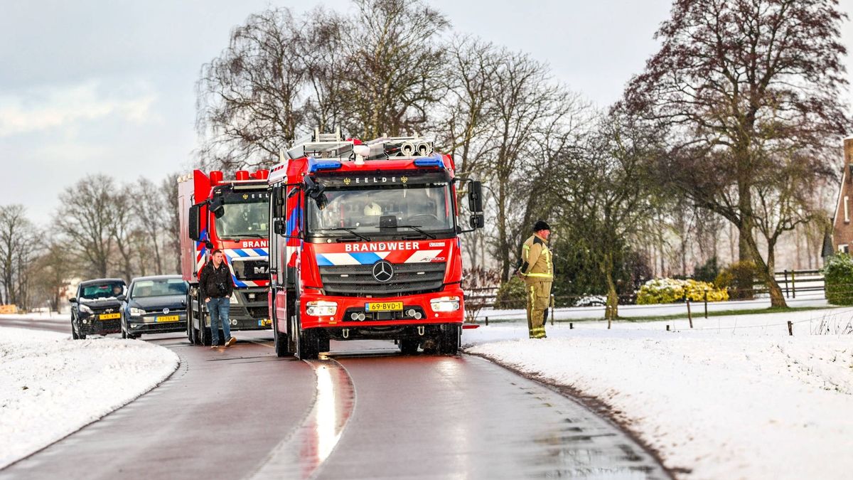 112-nieuws: Code geel vanwege sneeuwval • Buitenbrand De Punt zorgt voor rookontwikkeling op A28