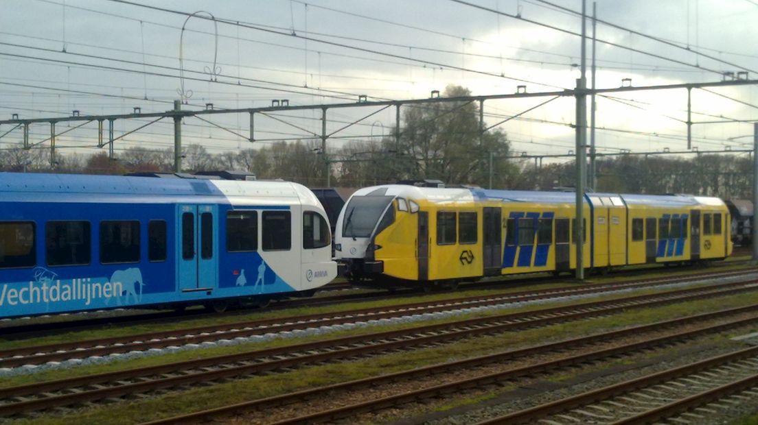 Trein Arriva Gespoten In NS Kleuren Oost trein-arriva-gespoten-in-ns-kleuren-oost