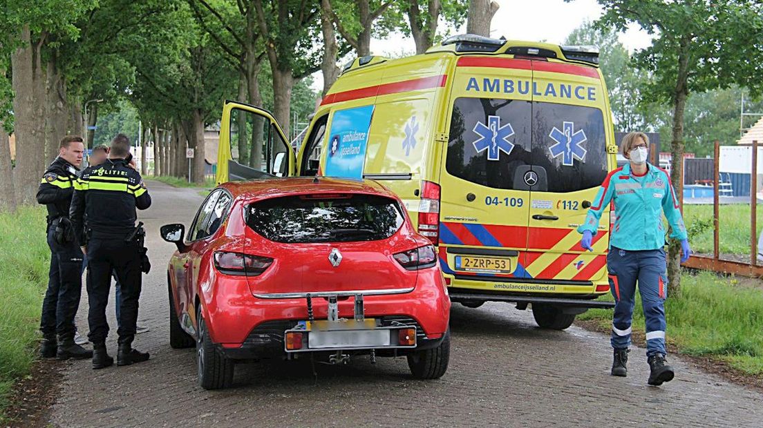 Botsing tussen fietsster en auto in Sint Jansklooster