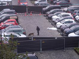 Man schiet op drukke parkeerplaats een moeder (66) en dochter (38) neer: 'Toen hij zag dat ze nog bewoog, schoot hij nog een keer'