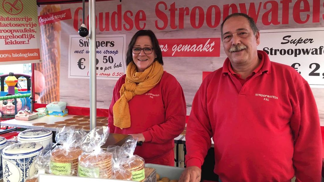 Ronald en Marianne gaan 2400 stroopwafels bakken voor de Mariniers