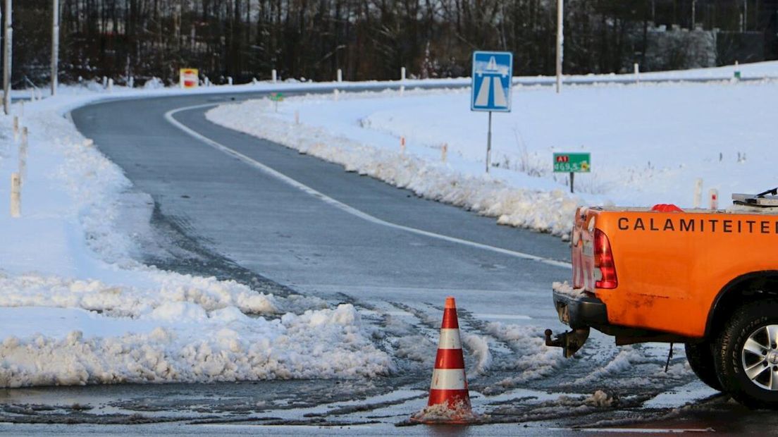 Opritten A1 afgesloten na ongeluk