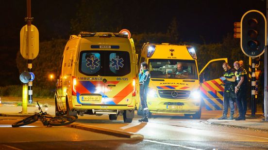 Fietser ernstig gewond bij ongeluk in Nieuwegein. Fietser ernstig gewond bij ongeluk in Nieuwegein.