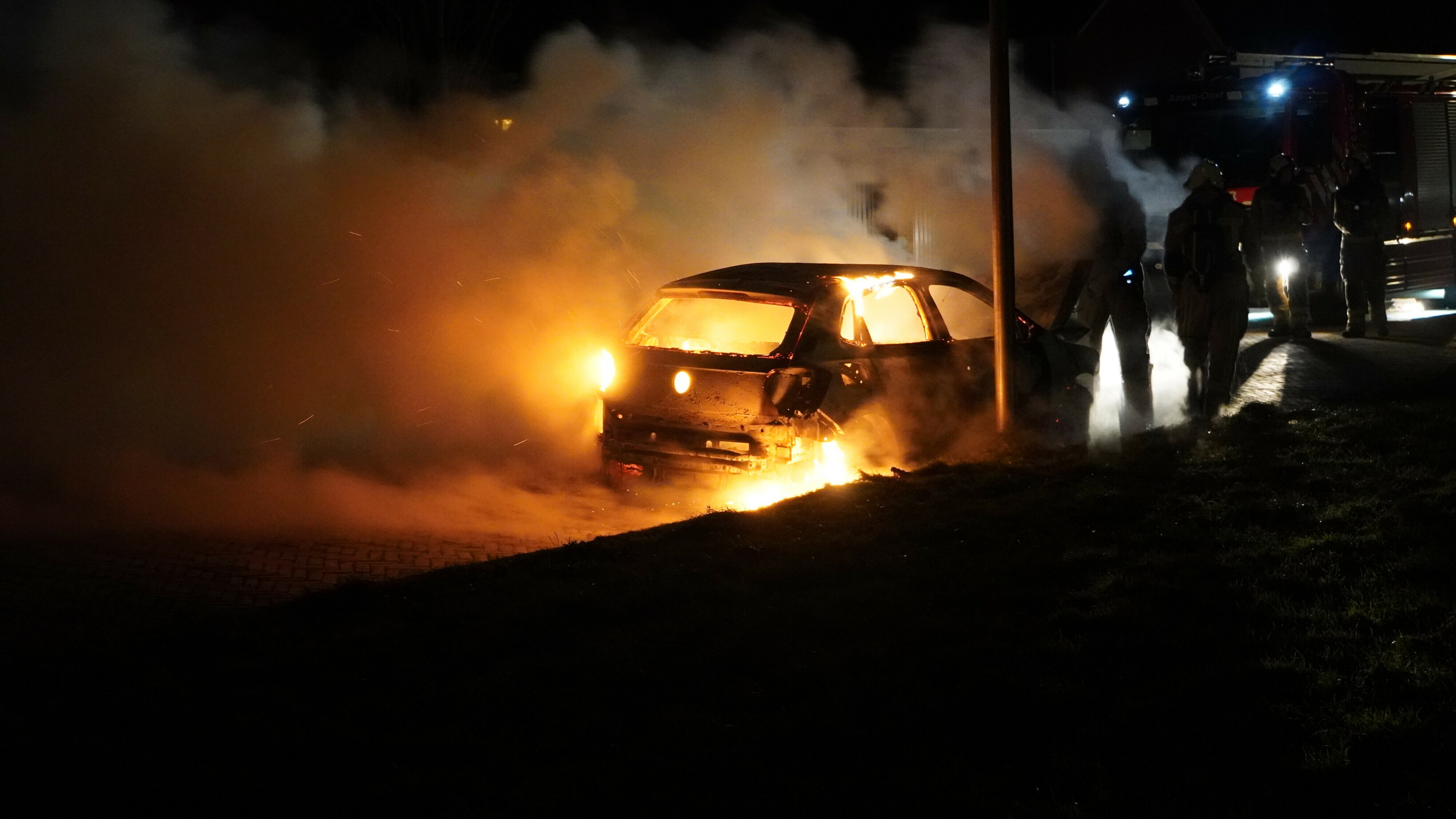 Auto in Assen verwoest door brand