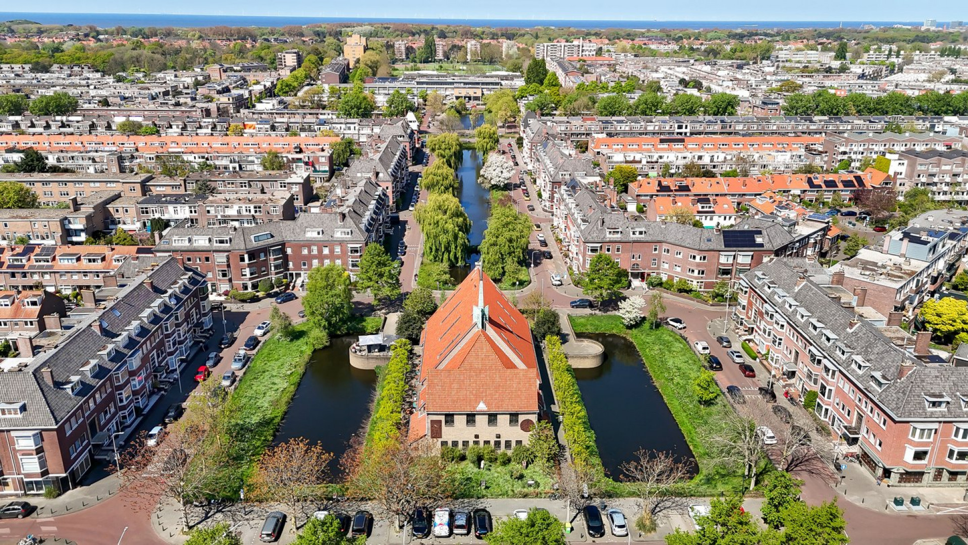 Kerk te koop op Haags Pomonaplein