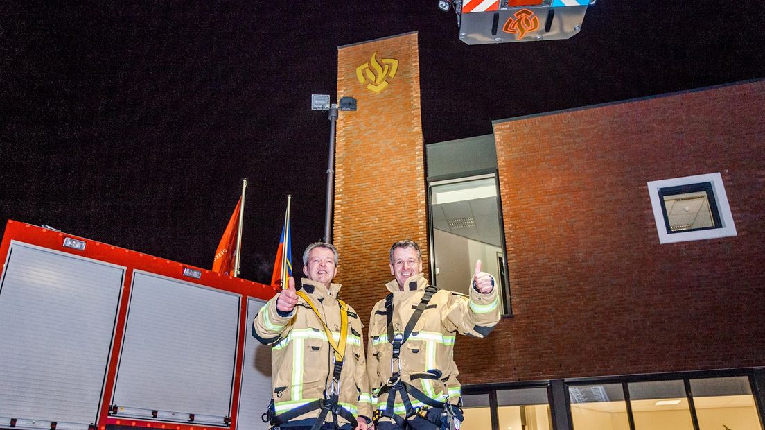 Brurgemeester Kok en brandweercommandant Wevers openen nieuwe kazerne Haaksbergen