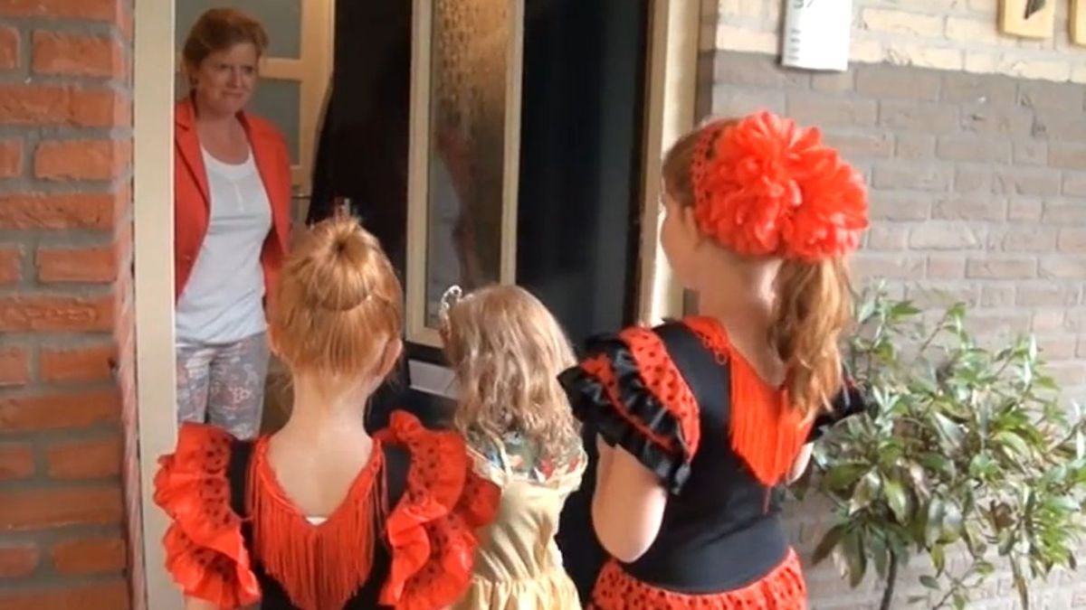 Kinderen langs de deur met gedroogde varkensblaas - Omroep Gelderland