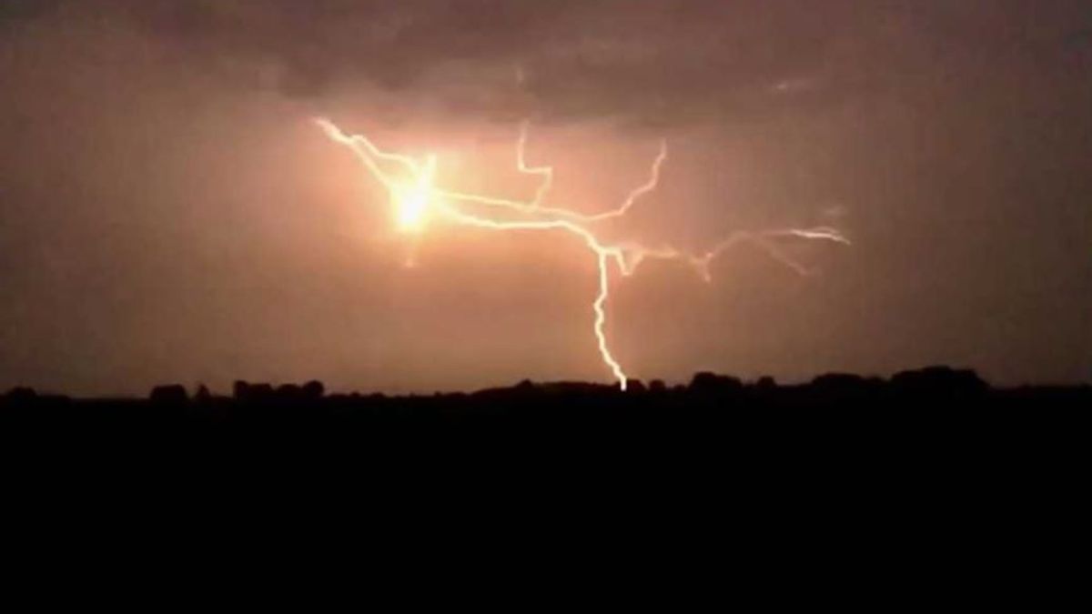 VIDEO: Zo onweerde het in Gelderland
