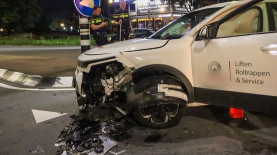 Flinke schade door aanrijdingen Schiedam en Hoek van Holland. Flinke schade door aanrijdingen Schiedam en Hoek van Holland.