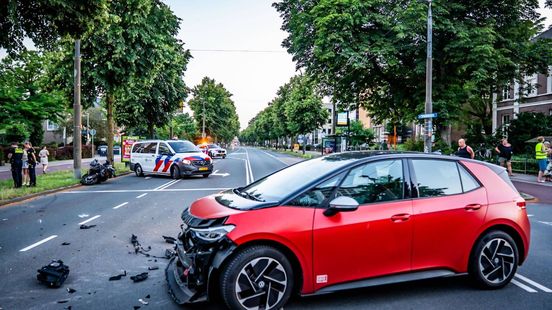 Tweetal laat motor achter en vlucht na ongeluk
