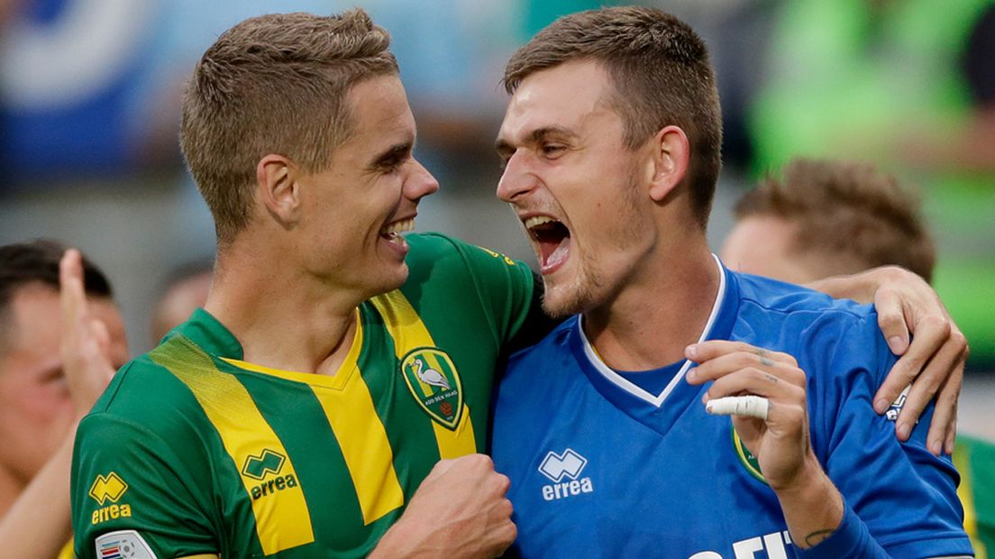 Martin Hansen en Thomas Kristensen na ADO Den Haag - PSV.
