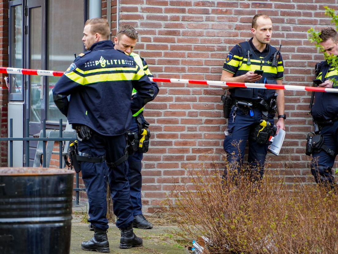 Dode bij steekpartij in huis in Rotterdam-Feijenoord