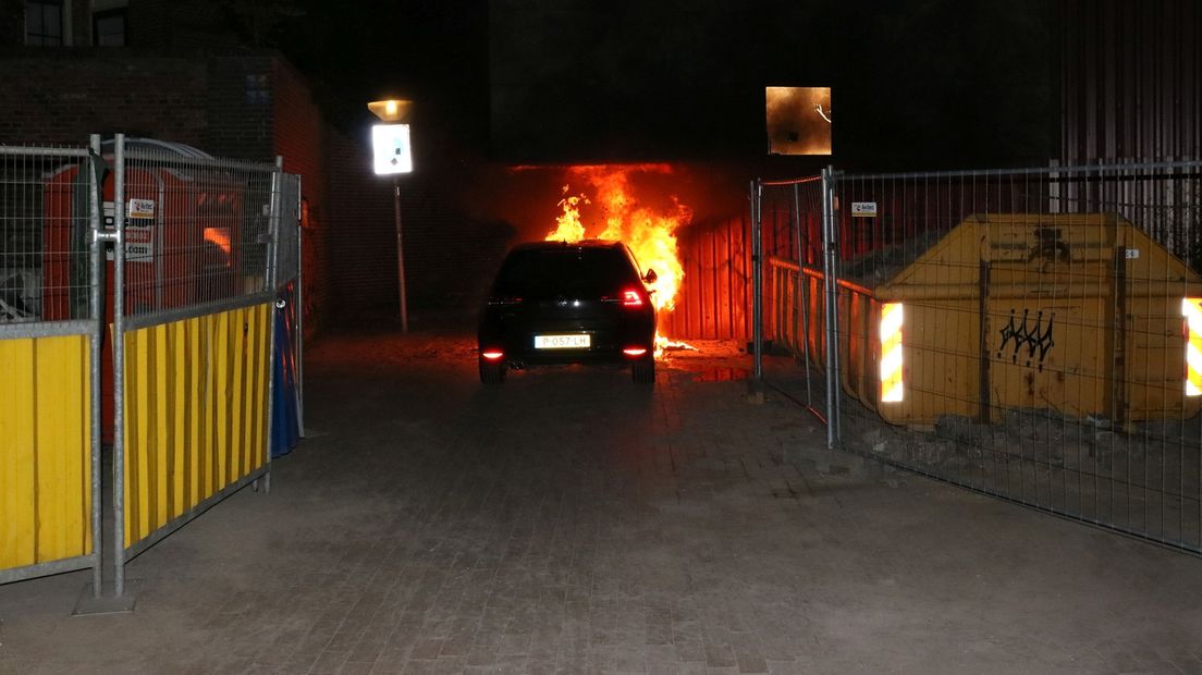 De autobrand aan het Gedempte Kattendiep