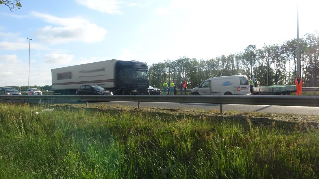 Ongeluk bij Staphorst zorgt voor files (Rechten: Persbureau Meter)