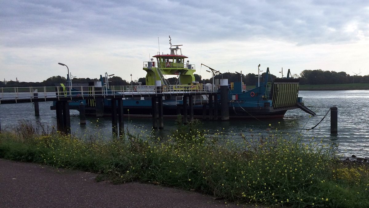 Veerpont tussen Maassluis en Rozenburg vaart weer Rijnmond
