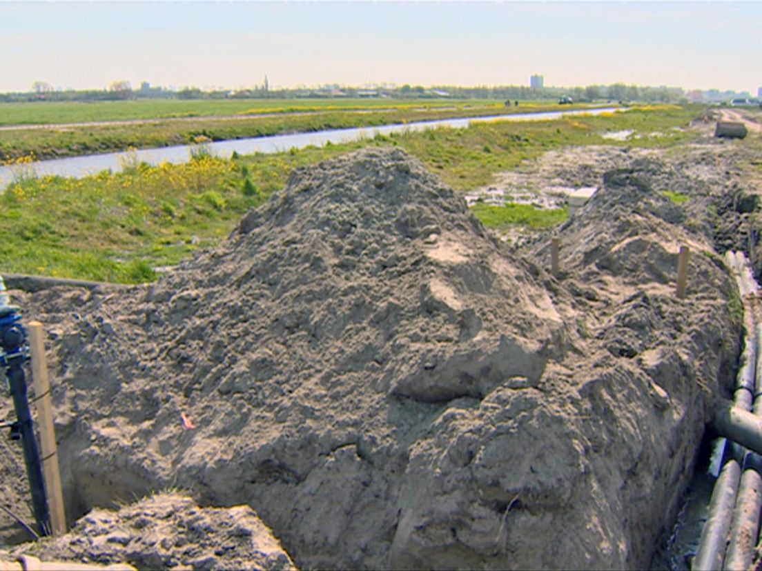 Een waterpomp bij het nieuwe stuk A4