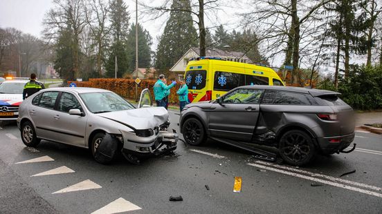 Twee gewonden bij botsing • fietser gewond.
