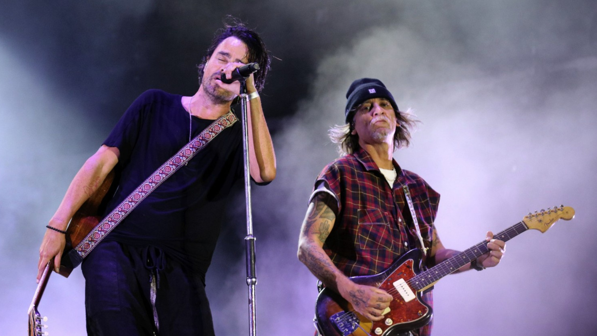 KANE treedt op tijdens Live on the Beach in 2024.