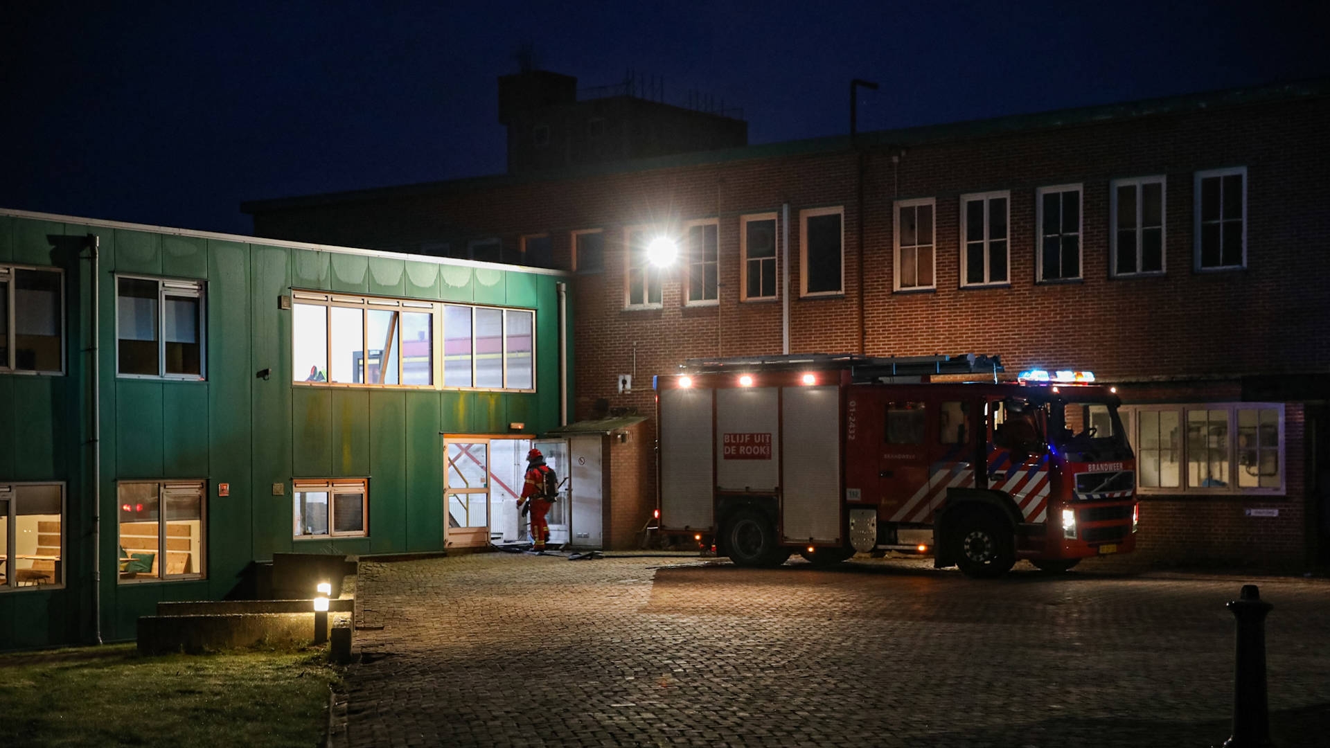 112-nieuws: Kop-staartbotsing in Nietap • Rokende pelletkachel bij HempFlax