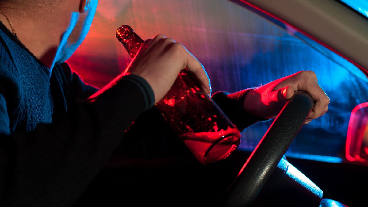 Politie Akkrum pakt beginnend bestuurder die met drank op reed