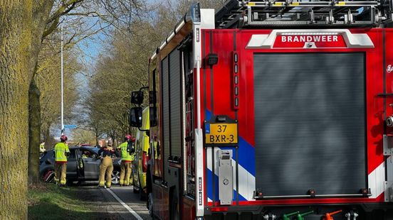 Automobilist gewond na botsing met bus