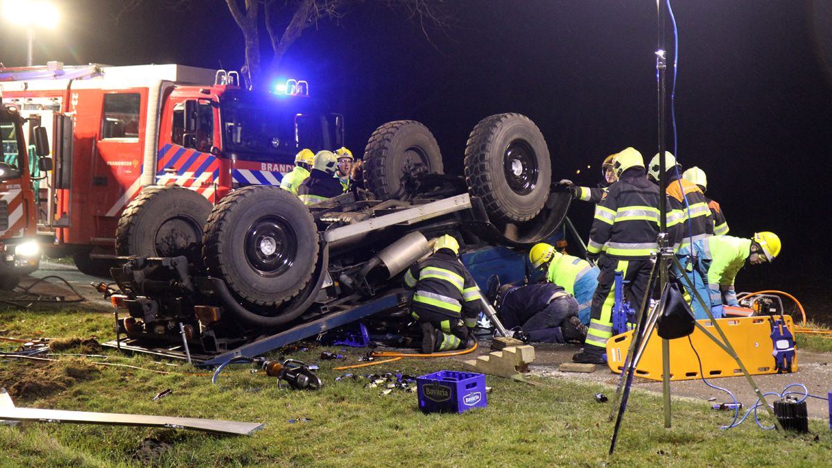 Bestuurder Unimog ongeluk Merselo gewond aan arm