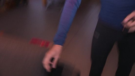 Marathonloper Tom Hendrikse zoekt tijdens hittetraining letterlijk 'WK-koorts' op