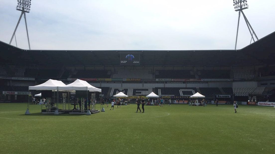 FIFA-toernooi bij Heracles in Almelo