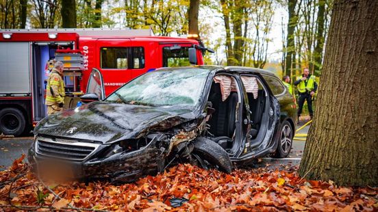 autobrand in Boxtel • twee rijstroken A58 dicht na ongeluk. autobrand in Boxtel • twee rijstroken A58 dicht na ongeluk.