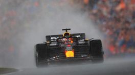 Verstappen evenaart record in kletsnatte Dutch GP