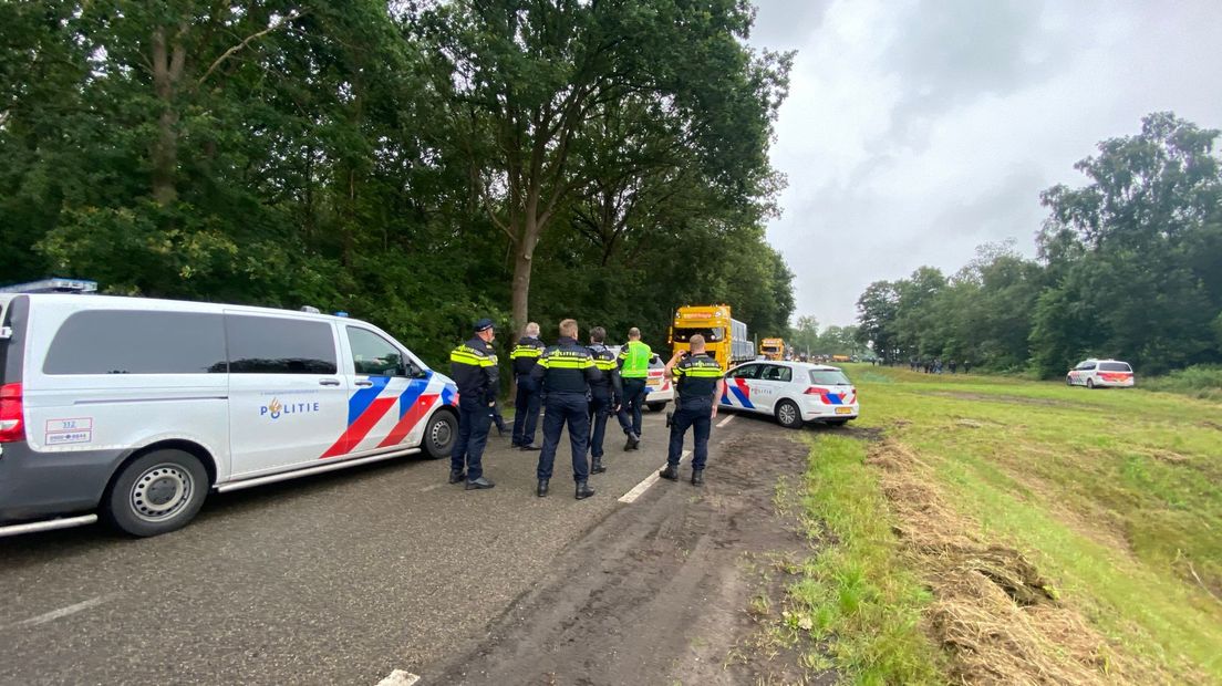 Er komt steeds meer politie op de demonstratie af (Rechten: Kim Stellingwerf)