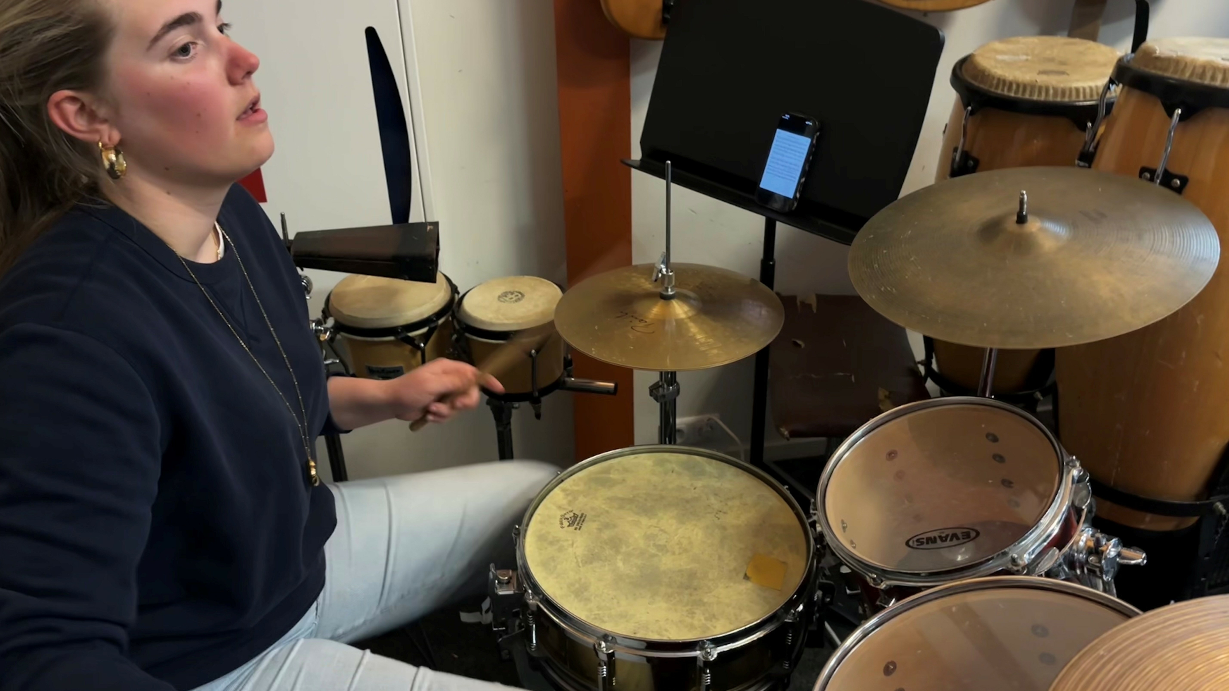Jacobien van der Zee is de drummer fan de Bogerman Bigband
