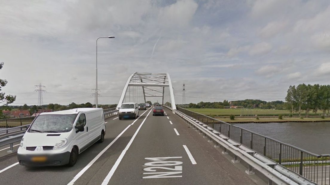De N201 (brug bij Vreeland).