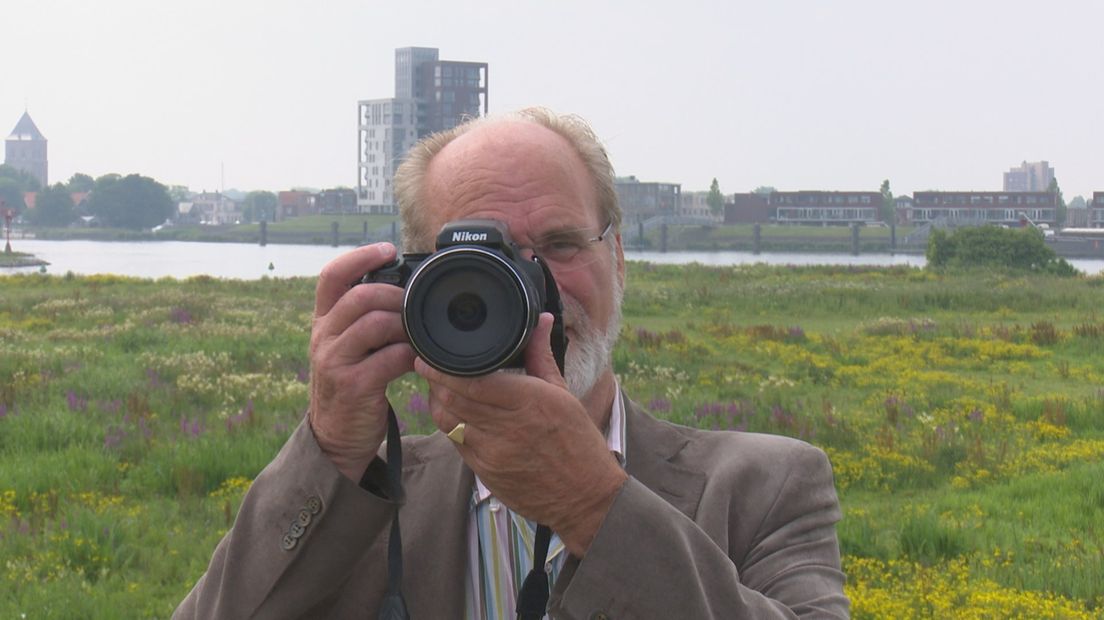 Jan van der Kolk uit Kampen knipt soms wel honderd foto's op een dag