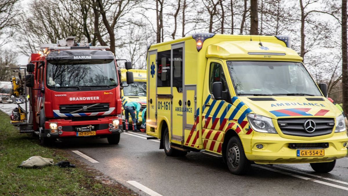 Twee gewonden bij botsing op boom bij Noordwijk (update)