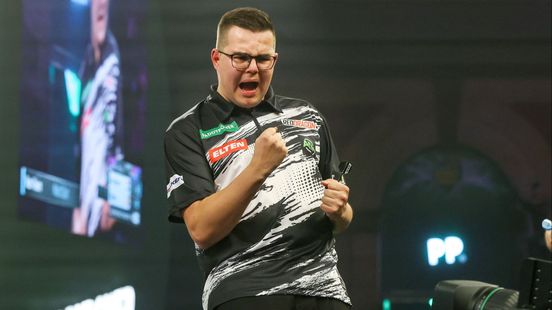 Gian van Veen naar kwartfinale WK darts na overtuigende zege
