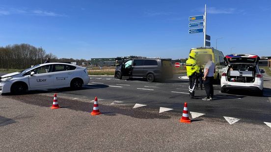 112 Nieuws: Gewonde bij ongeval in Vriezenveen | Brand in winkel Dedemsvaart; bovenliggende woningen ontruimd. 112 Nieuws: Gewonde bij ongeval in Vriezenveen | Brand in winkel Dedemsvaart; bovenliggende woningen ontruimd.