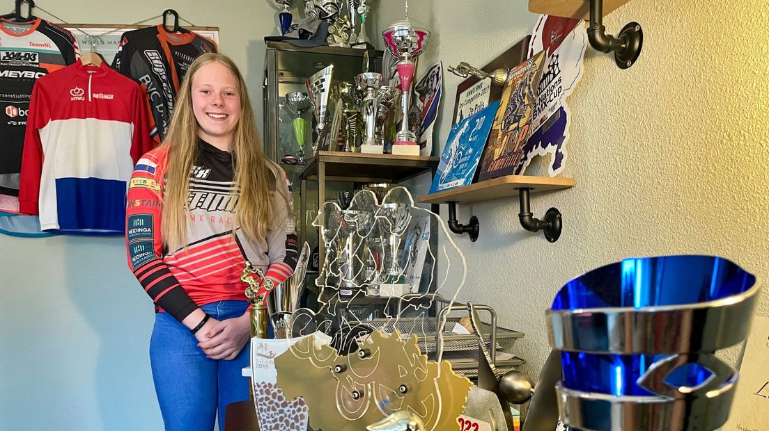 Wereldkampioene BMX Lieke van der Aa (12) verslaat nu al meiden van zestien