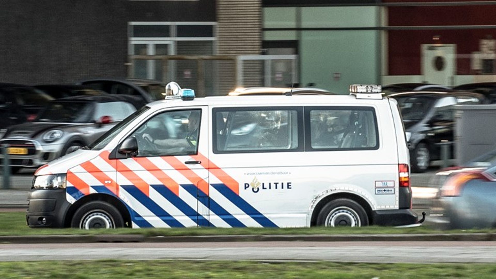 Gearresteerde Vrouw Raakt Gewond Tijdens Rit In Politiebus | Kiltunnel ...