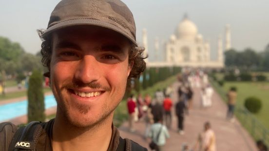 Droomtocht van Stan voltooid: na ruim 200 dagen fietsen bereikt hij de Taj Mahal