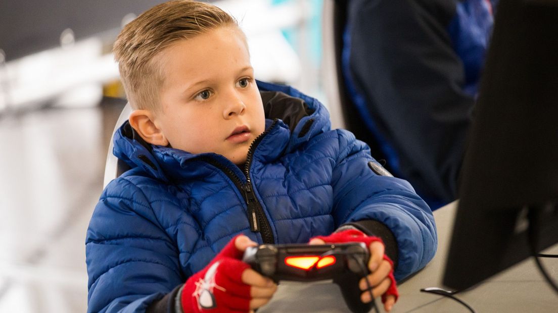 Gamen tijdens 'Eindelijk Wat Leuks'
