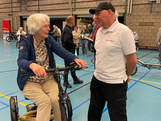 'Ik hoop weer 20 kilometer te kunnen fietsen'; met driewielers worden mensen weer mobiel